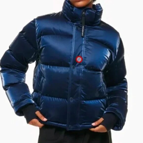 ARITZIA SUPER PUFF super shorty admiral 700 down fill/ M/NWT/sold out - Picture 1 of 4